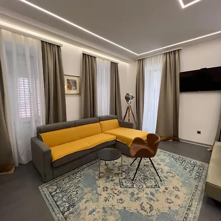 Alisa Apartment *